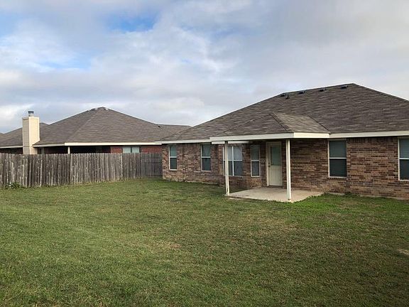 2nd image of 2610 Larissa Dr