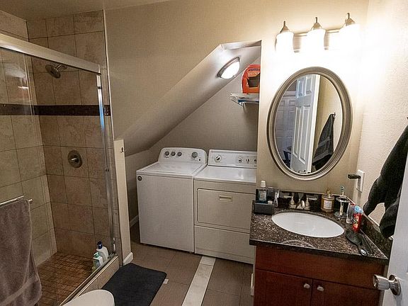 5th image of 1010 Taylor Ave N APT 4