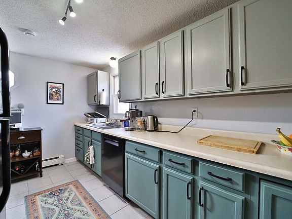 5th image of 403 N 1st St