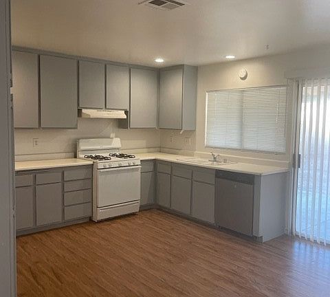 4th image of 3936 Arrowood Dr