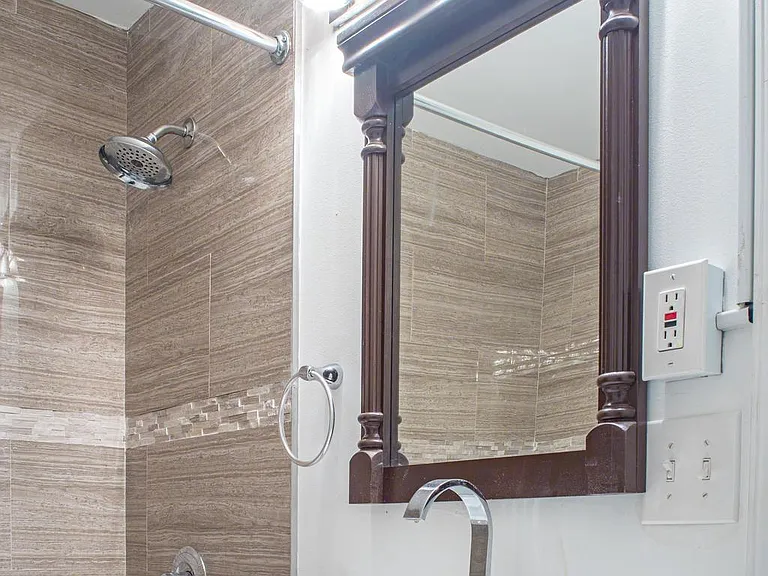 265 S 9th St #1R — Photo 18