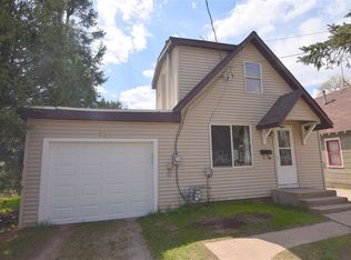 125 13th St, Clintonville, WI 54929