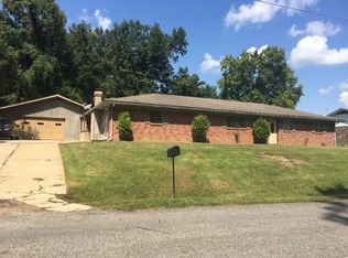 104 Pinehurst St, Vicksburg, MS 39180