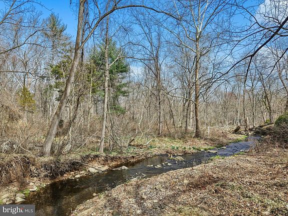 4th image of 2885 Mill Rd