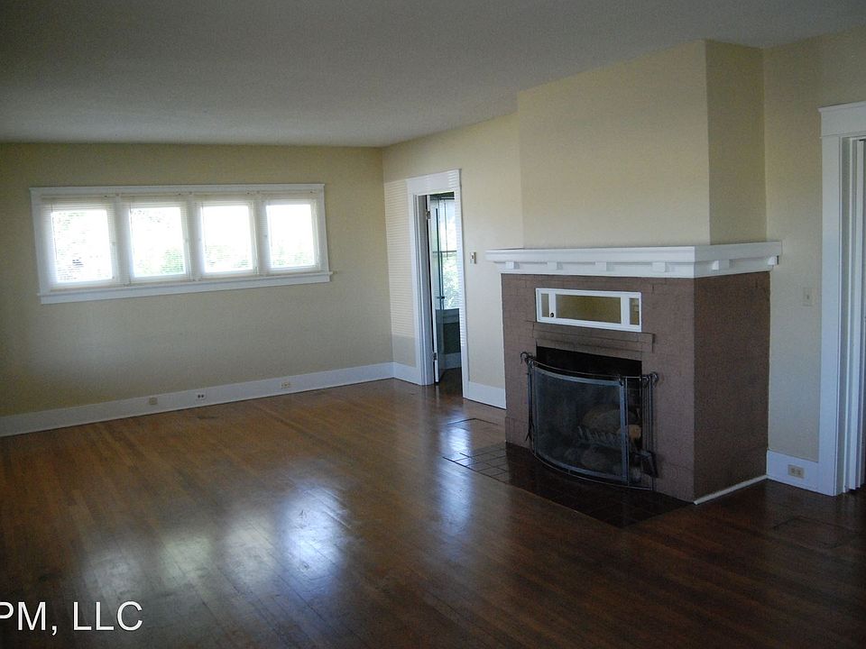2nd image of 1111B S 96th Ave