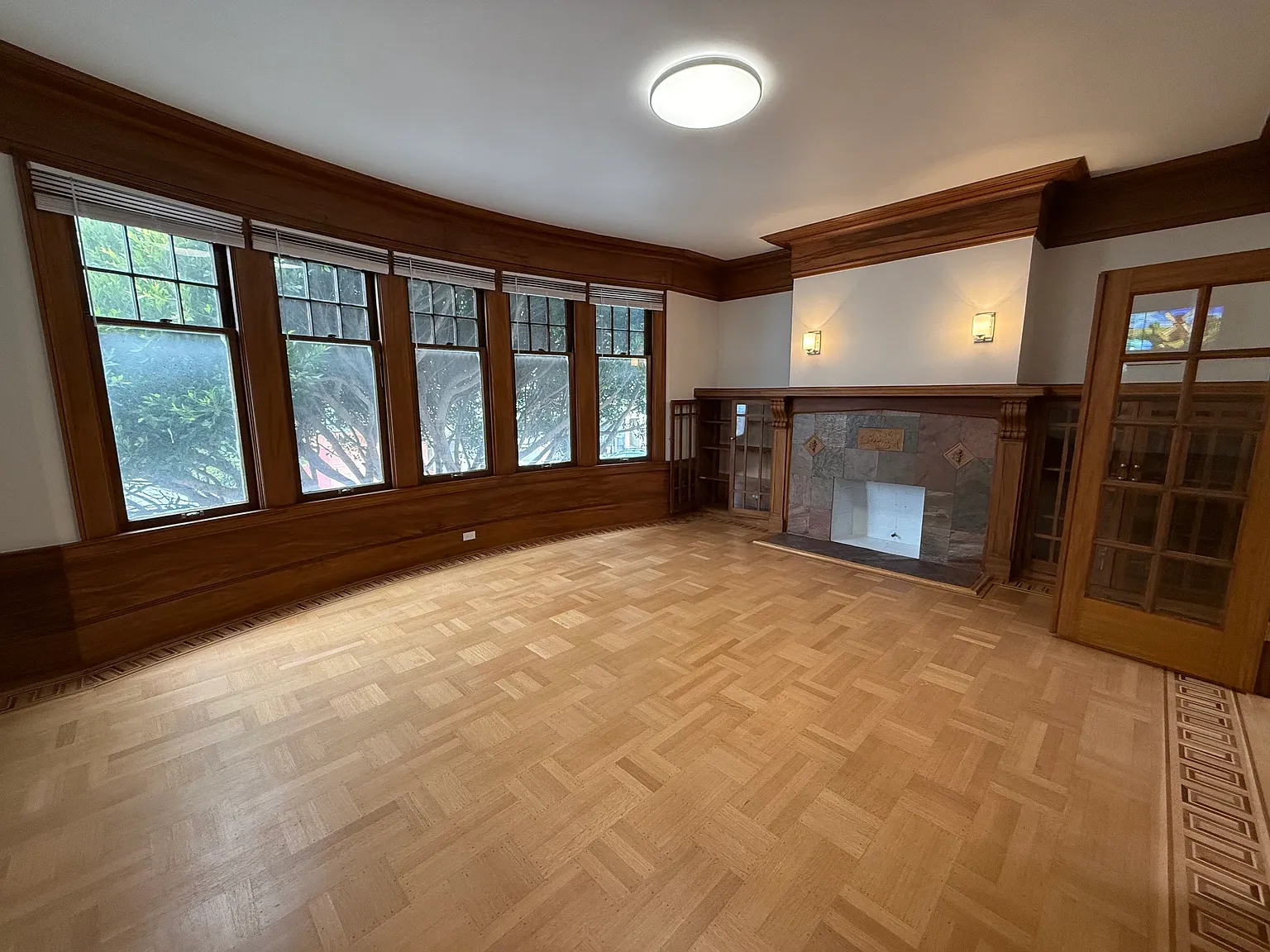2033 Clement St — Photo 2
