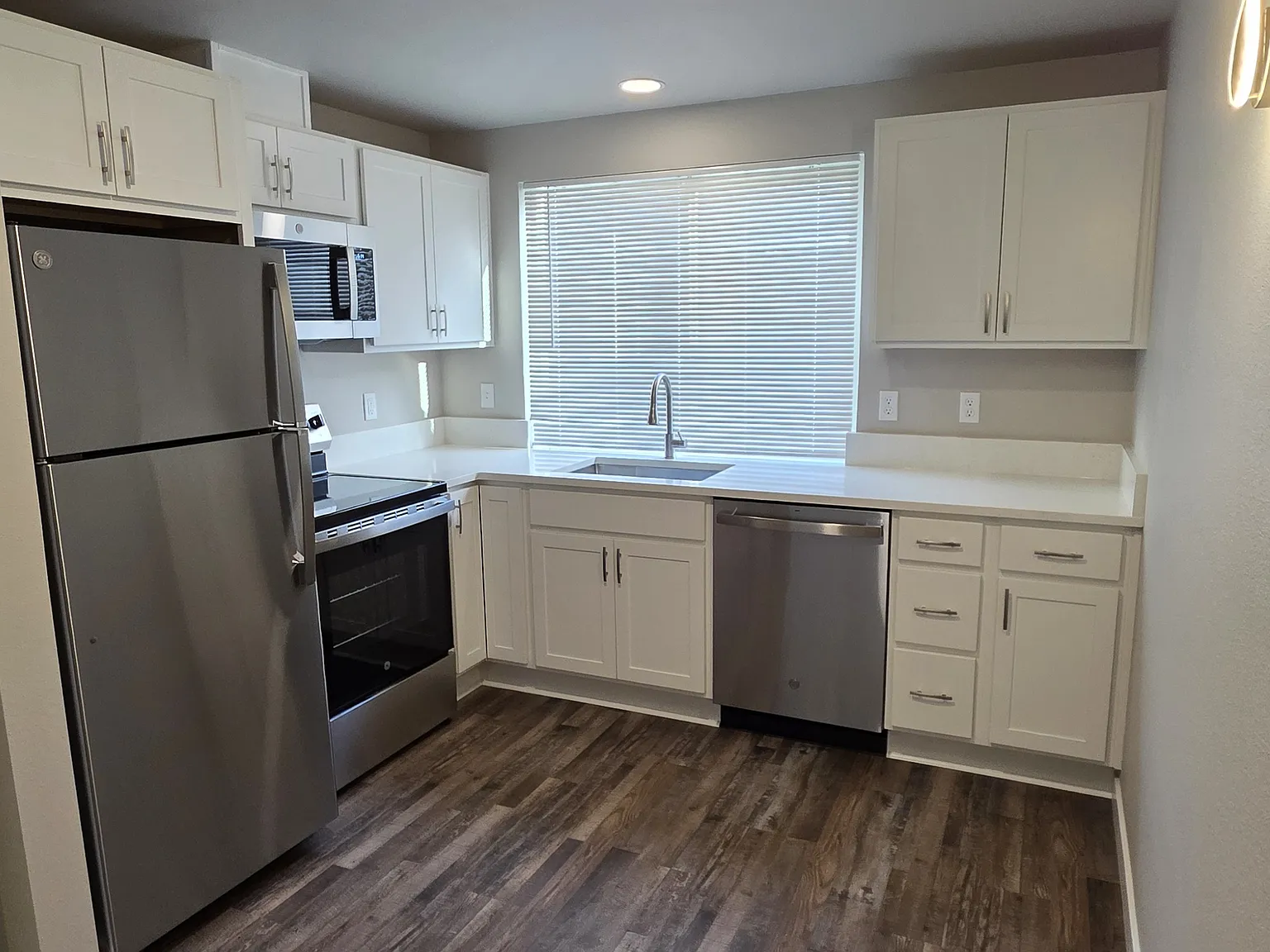 2 bed, 656 sqft, $1,650 — Photo 2