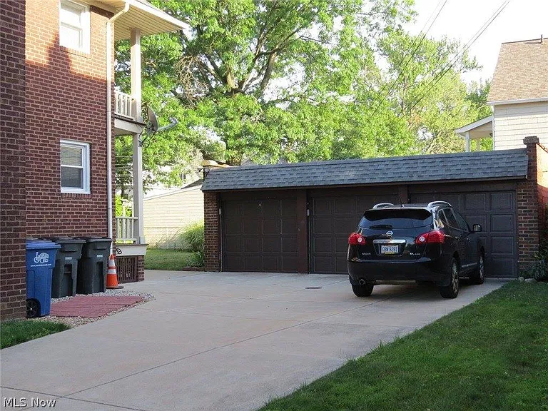 13513 Clifton Blvd #3 — Photo 18