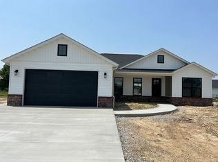 318 Jennifer, Germantown, IL 62245
