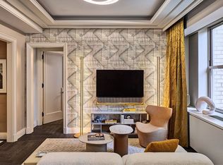 303 Park Ave #3102, New York, NY 10022