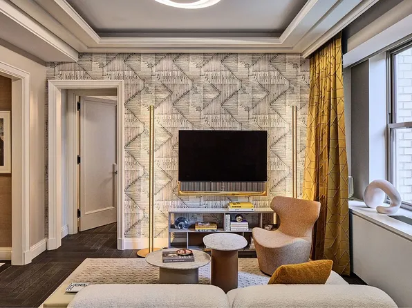 303 Park Ave #3102, New York, NY 10022