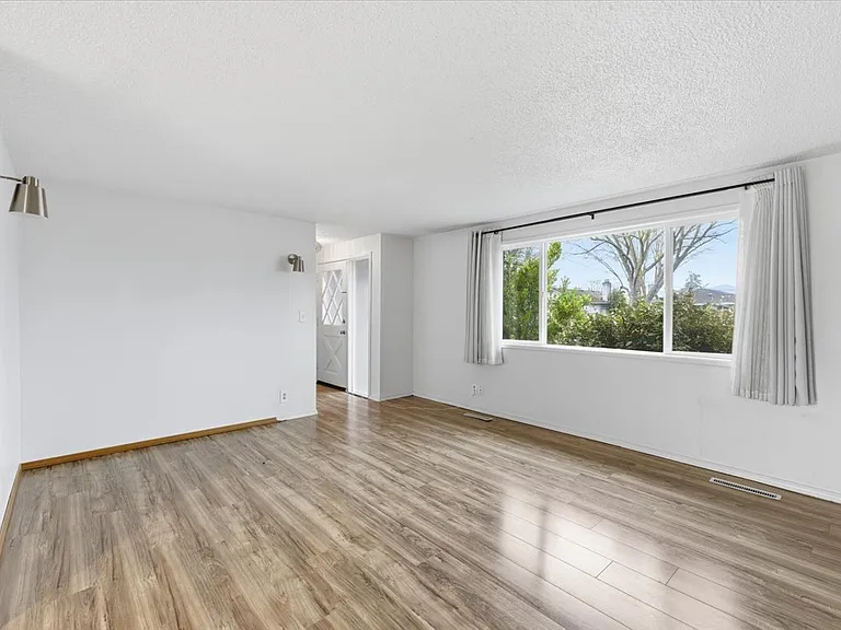 2500 Alma Dr — Photo 10