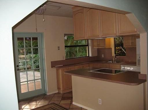 2nd image of 1411 SW 6th Ave