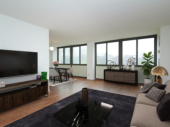 3rd image of 4800 S Lake Park Ave APT 201
