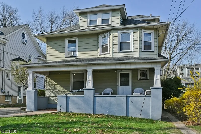 16 Ravine Ave photo 1