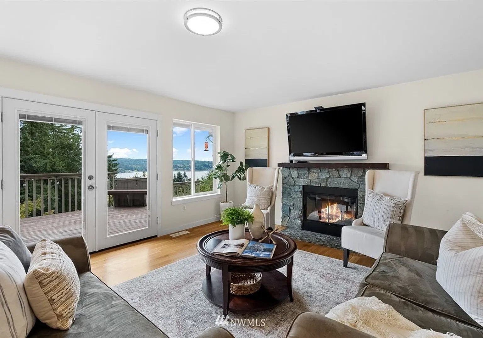 Gig Harbor Home With Puget Sound Views — Photo 3