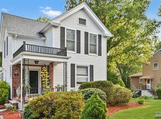 35 Ridge Ave, Park Ridge, NJ 07656