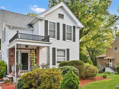 35 Ridge Ave, Park Ridge, NJ, 07656