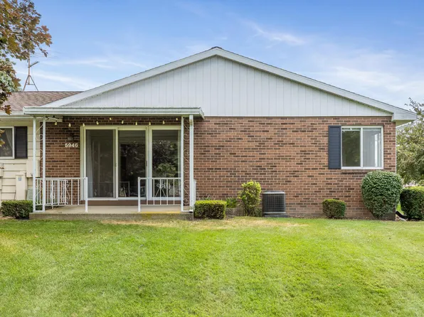 5946 Leisure South Dr SE, Kentwood, MI 49548