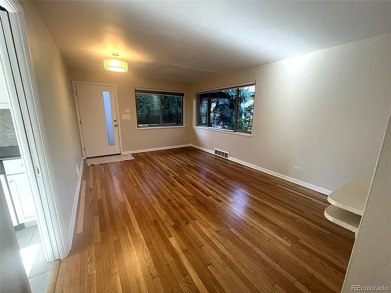 860 Dahlia St — Photo 2