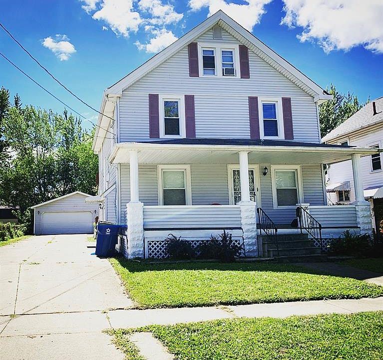 1st image of 905 W 18th St