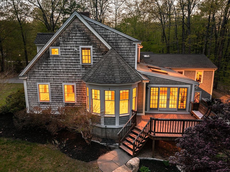 18 Sackett Road, Lee, NH 03861 | Zillow