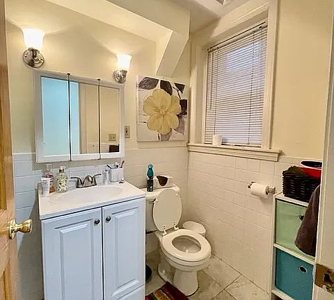 4th image of 1405 Beacon St APT 2