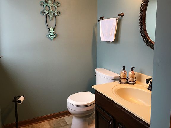 2nd image of 105 Wintergreen Dr