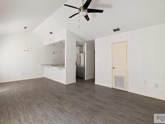 2nd image of 901 Galveston Ave APT B
