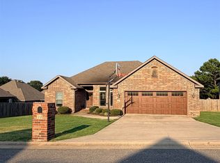 22 Southwind Blvd, Searcy, AR 72143