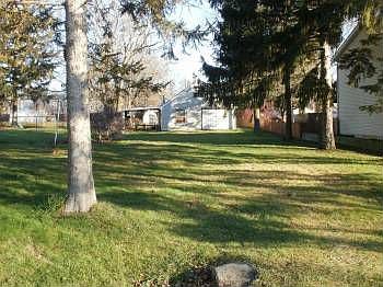2nd garage on extra connecting lot