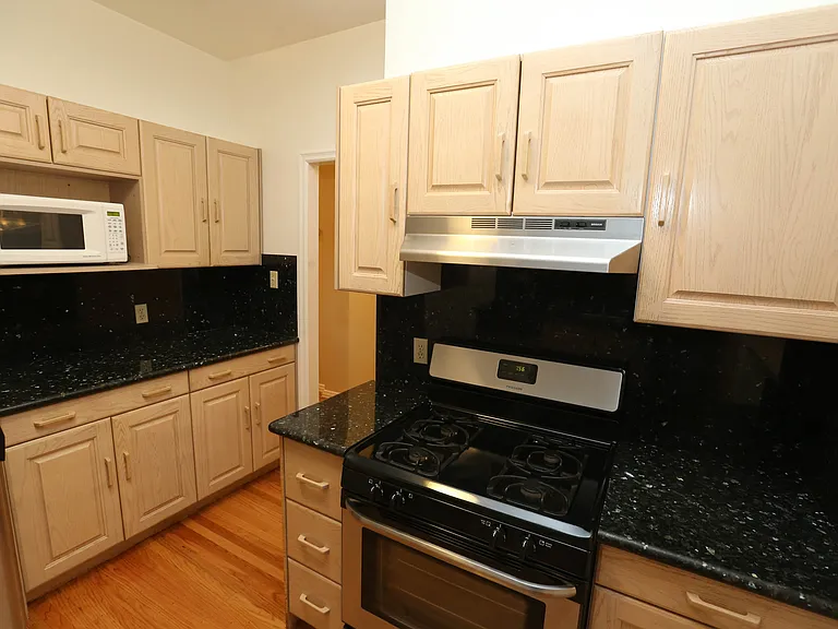 1701 N Point St #106 — Photo 8