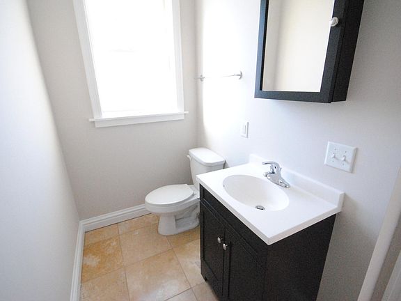 4th image of 1034 Oakview Pl APT 2S