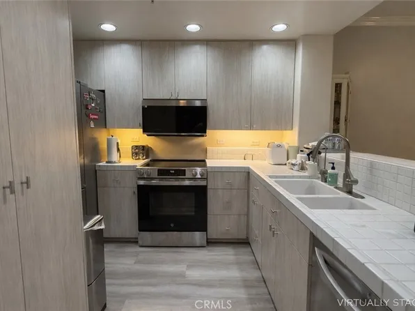 2253 Martin APT 107, Irvine, CA 92612