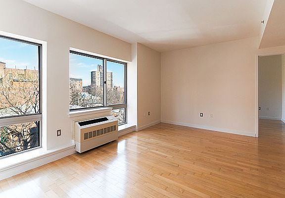 3rd image of 3585 Greystone Ave APT 5D