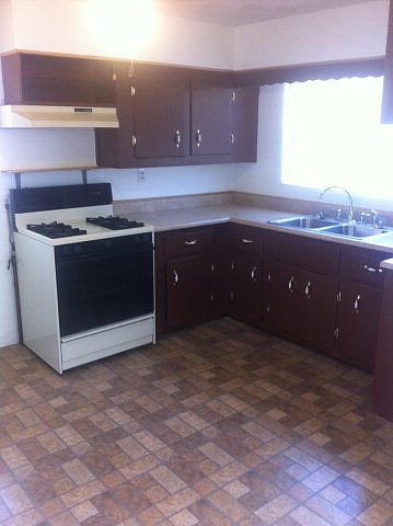 2nd image of 1029 E 14th St