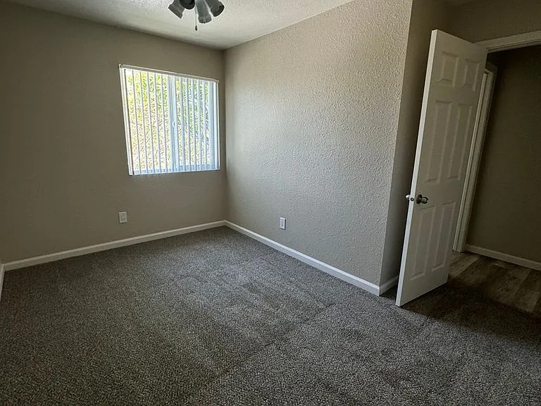 Canyon Club Apartments — Photo 78