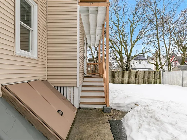 335 Salem St #2 — Photo 19