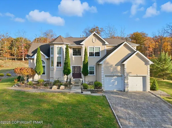 5123 Hemlock Ln, Tamiment, PA 18371