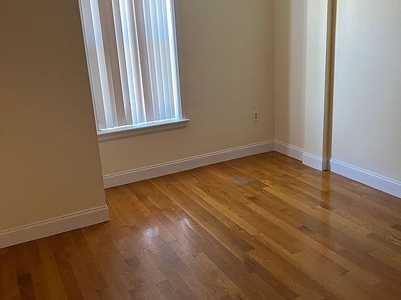 4th image of 90 Westland Ave #21
