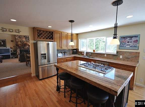 3rd image of 389 Sherwood Dr