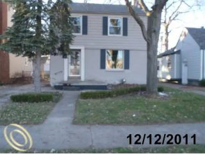 351 Gardendale St photo 1