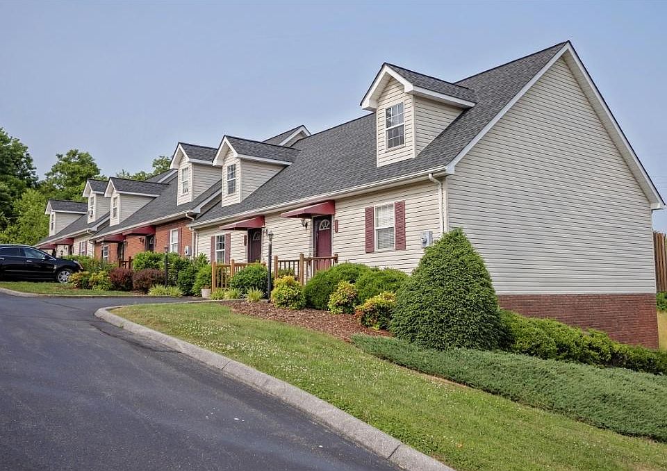 1st image of 505 Hallbrook Dr