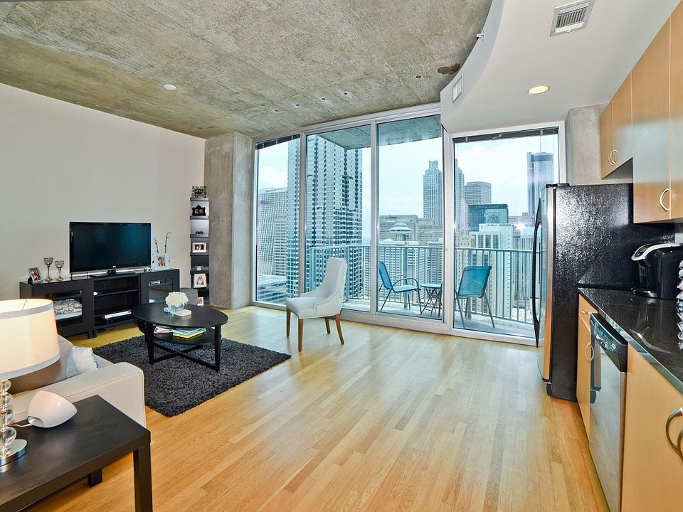 2nd image of 400 W Peachtree St
