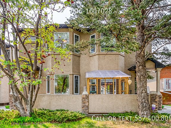 3rd image of 425 13th Ave NE #274006-100