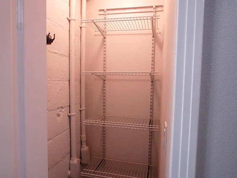 Kitchen pantry, adjustable with plenty of storage