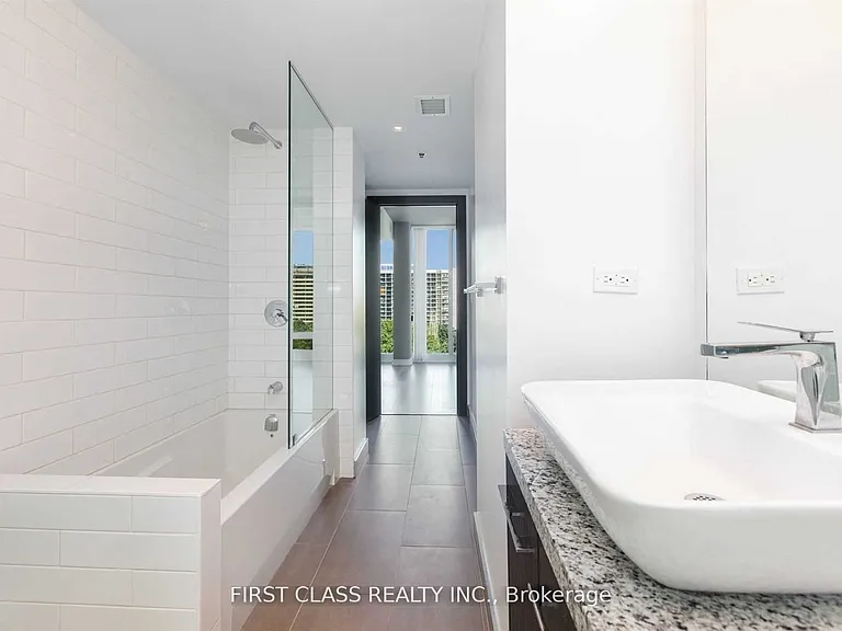 220 George St #907 — Photo 19