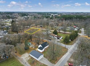 117 Godfrey St, Howard City, MI 49329