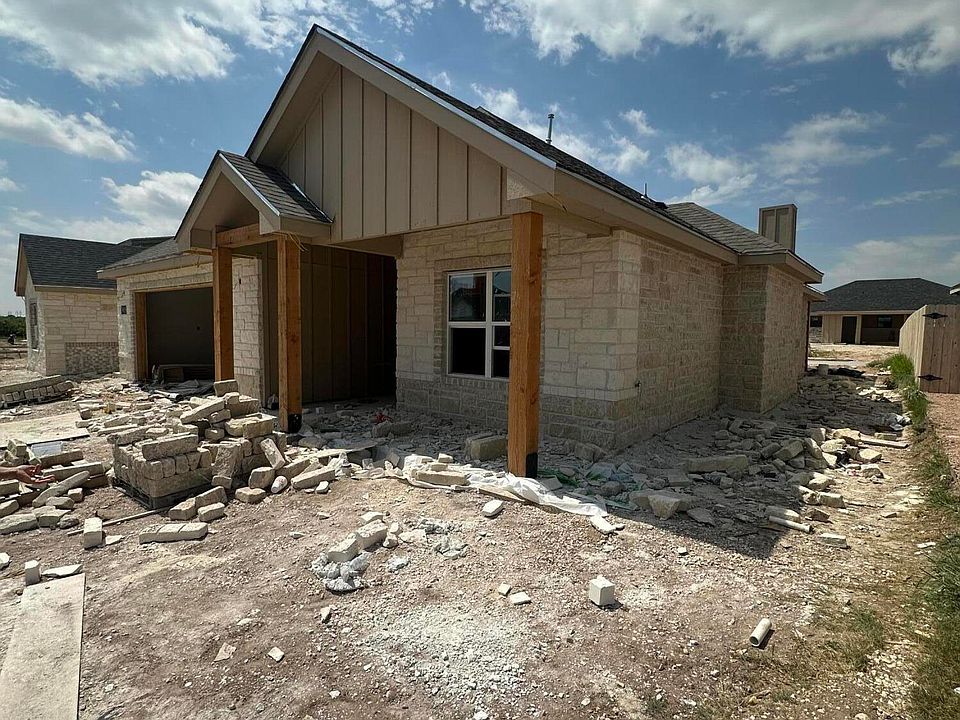 1st image of 3015 Cedar Hill Dr