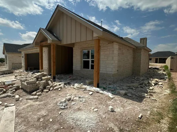3015 Cedar Hill Dr, San Angelo, TX 76904
